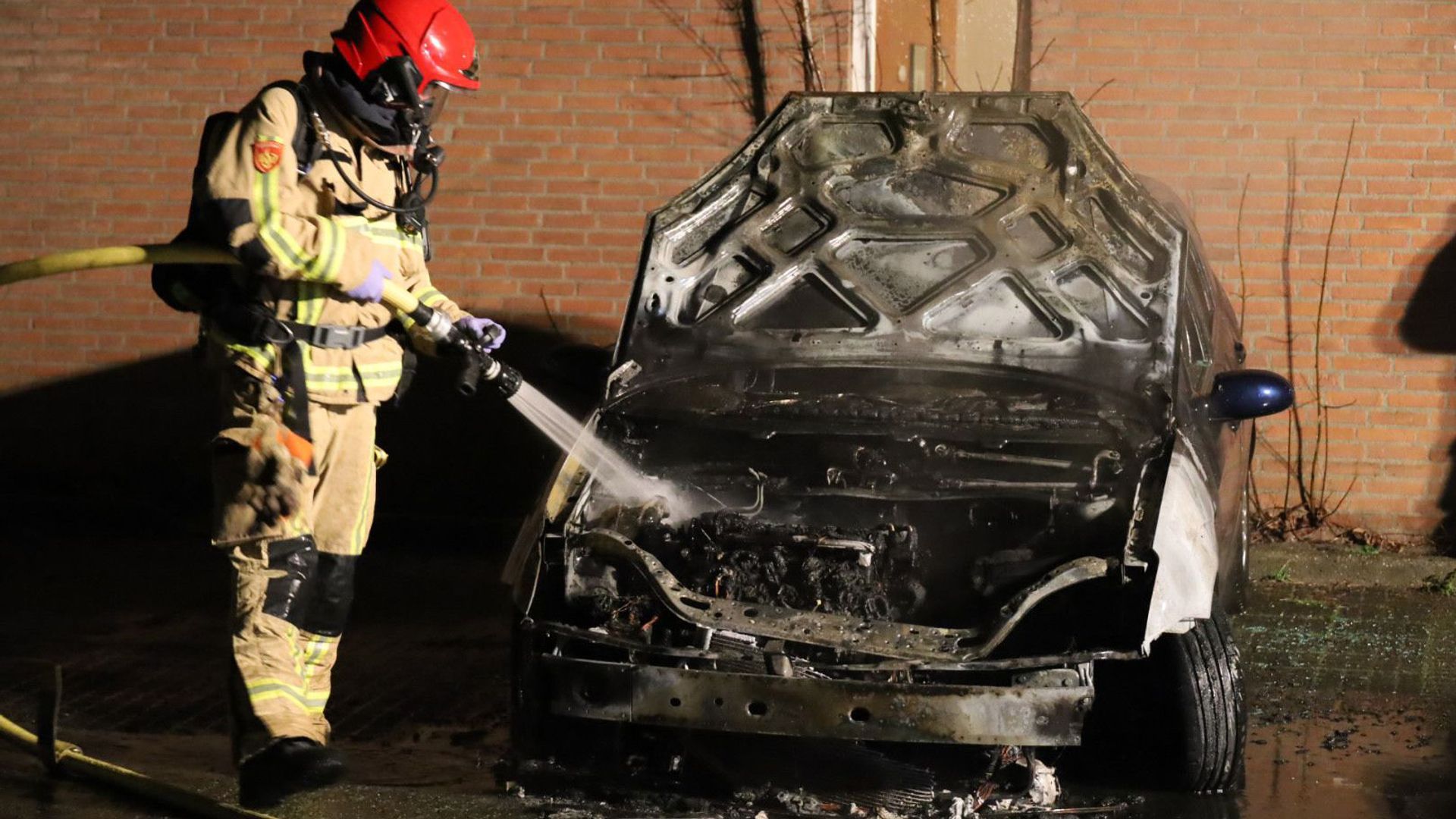 Rtv Purmerend Nl Autobrand Op Purmerendse Drietandstraat Politie